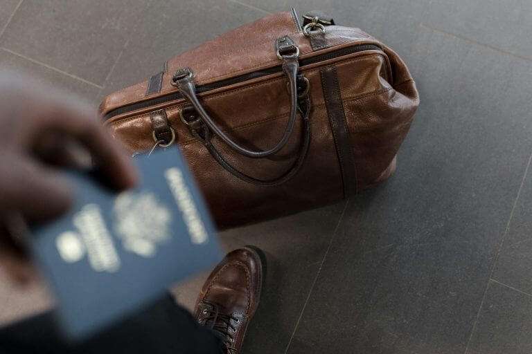 Blog 11 - Urbina Immigration Law. residencia por asilo viaje