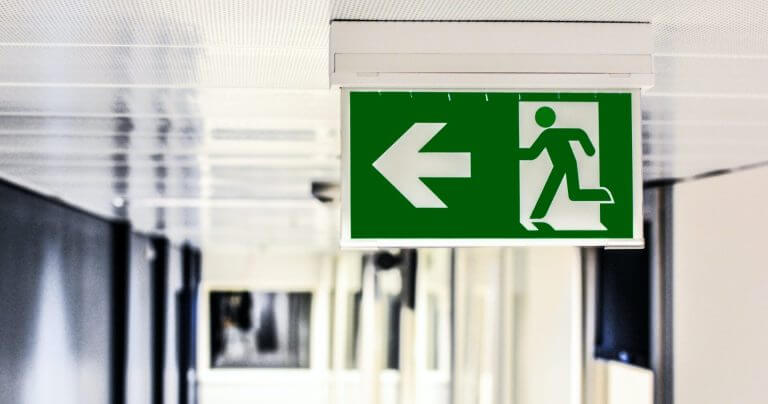 Blog 11 - Urbina Immigration Law. salida voluntaria