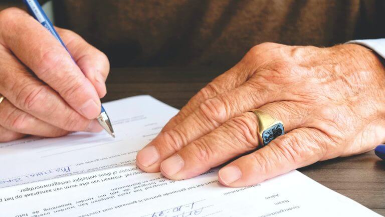 Blog 5 - Urbina Immigration Law. formulario i-130 que es
