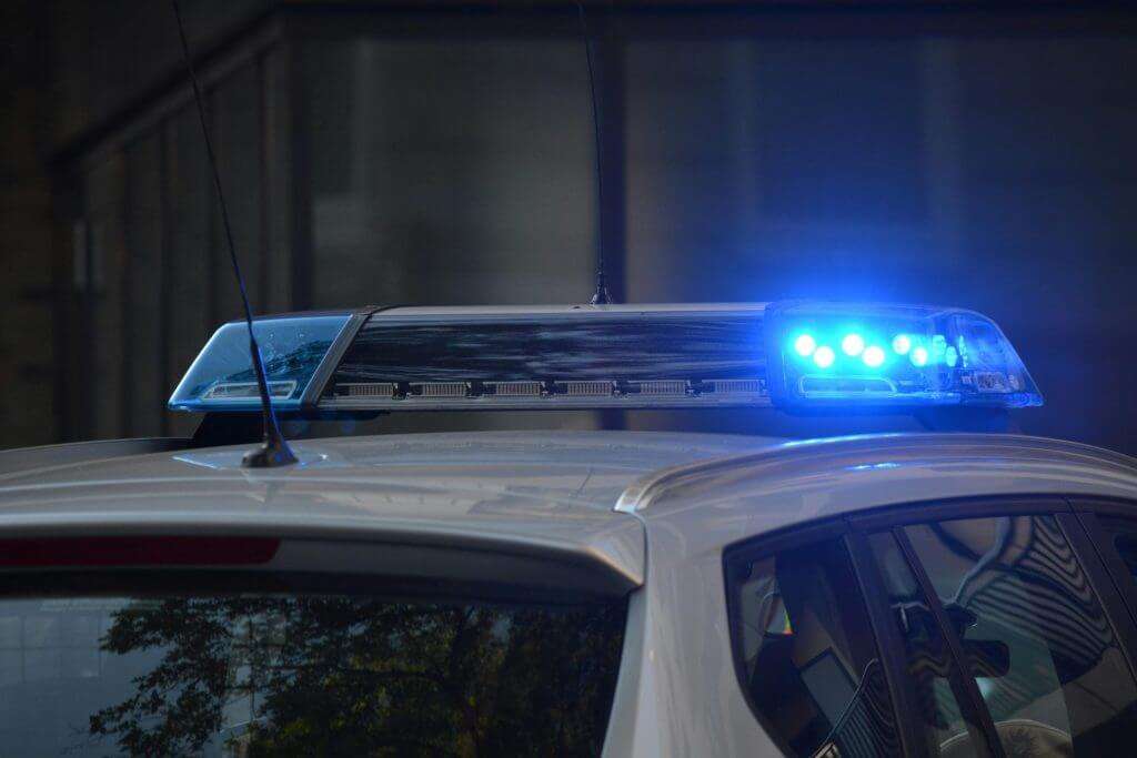 Residencia Permanente para Víctimas de Violencia o Delitos 1 - Urbina Immigration Law. Tanto los titulares de visas U como T pueden solicitar la residencia para víctimas de violencia