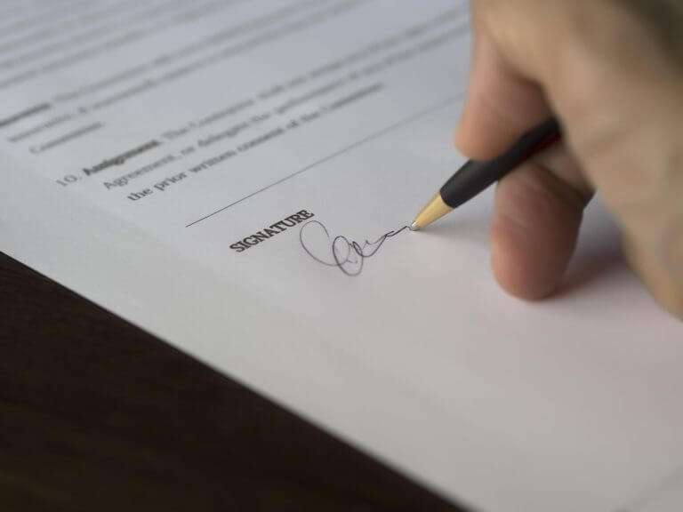 Blog 7 - Urbina Immigration Law. puedo arreglar papeles si tengo una salida voluntaria