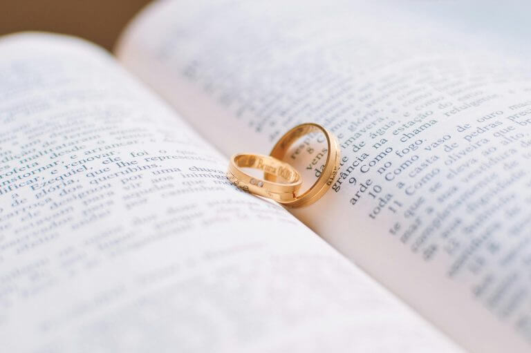 Blog 1 - Urbina Immigration Law. green card por matrimonio